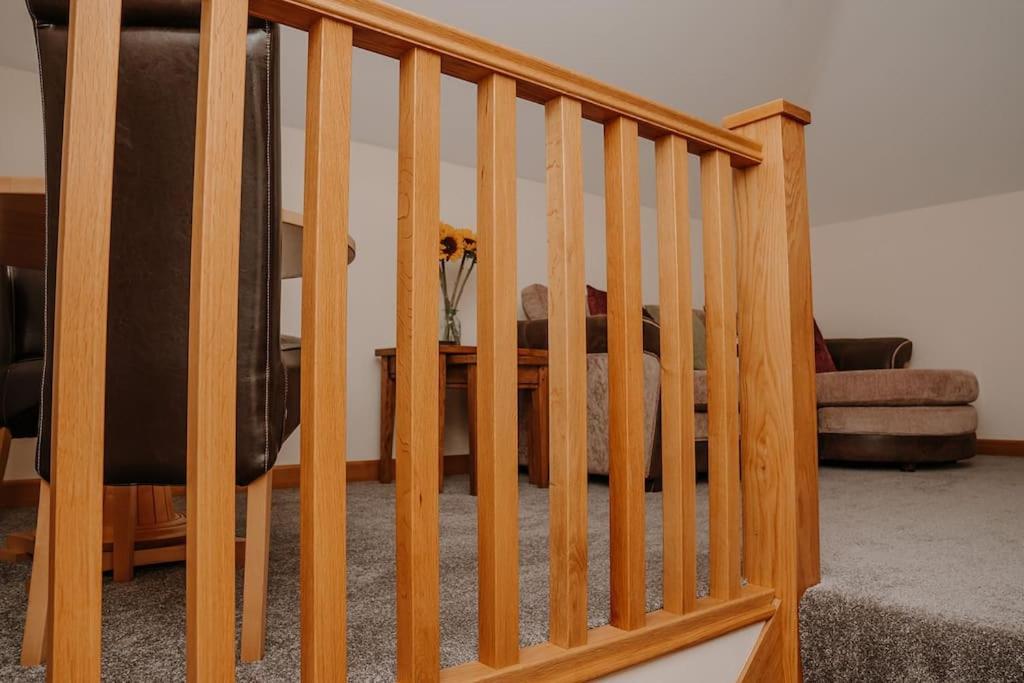 Lovely New 1 Bedroom Loft Apartment With On Drive Parking Trowbridge Buitenkant foto